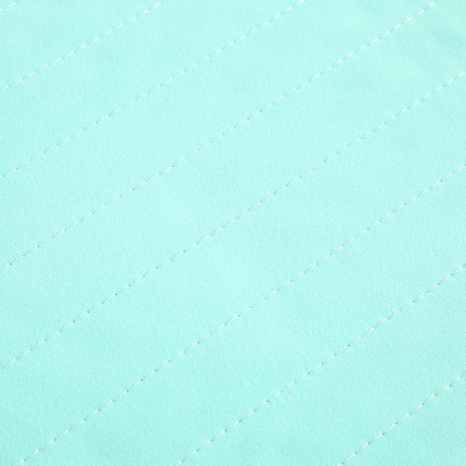 a closer look on the fabric of the Elderly Incontinence Reusable Waterproof Bed Pad.