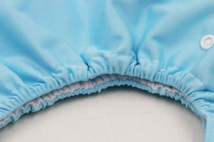 A closer look at the leg holes of the  adult diaper. It has stretchable material that allows more flexibility and comfort.